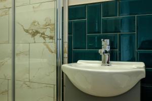 The Willow - Studio 10