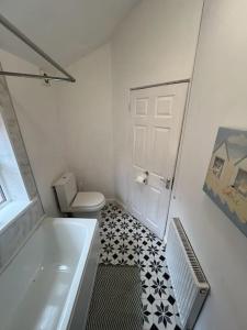 6 bed house - 12 minutes to City Centre