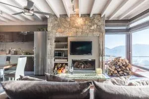 Deluxe Villa by White Hills Outdoor Hot Tub - 莱瓦贾