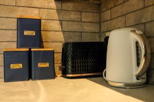 The Willow - Studio 13