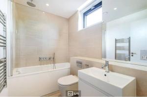 2BR Penthouse with balcony