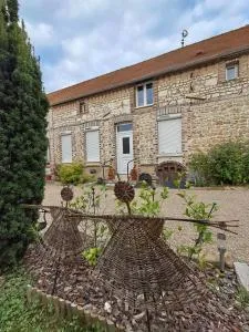 MAISON LONGERE LES CAMELIAS - Égligny