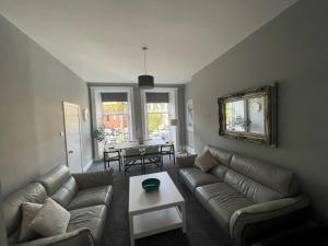 Spacious Hillhead Haven - Pass the Keys