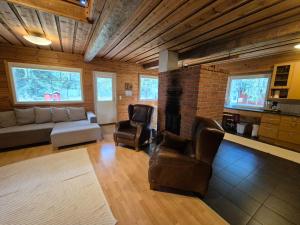 Iisland Uoma Lovely house and sauna by the river