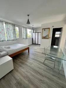 Fairestone House - Glenfield