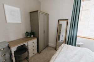 SUN COTTAGE - Cosy Cottage in Ulverston with a log burner in Ulverston, Cumbria