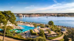 Isabella Island Hotel & Villas