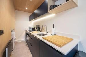 Old Trafford , manchester , 2 bed duplex