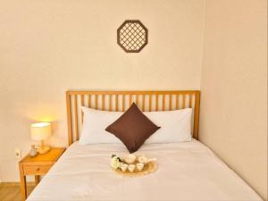 Best location Gangnam Yeoksam 2bedroom Upp to four people