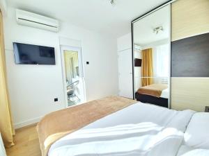 Linden Avenue Apartment - self check in