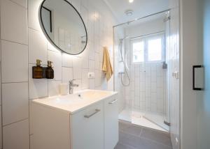 Mavue kamer met terras