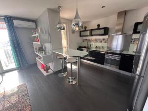 Bel appartement proche plages et hopital St Musse