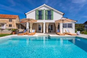 NEW 2-bedroom Villa Providenca 