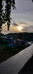 Le Luminous, Home Stay