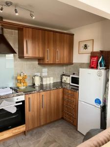 SWANSEA BAY, MARINA & ARENA VIEW Mins to BEACH & CITY