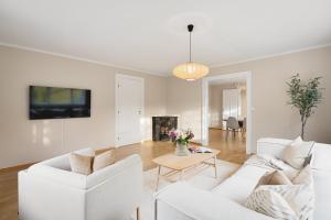 Historical Villa & Green Sanctuary in City Center