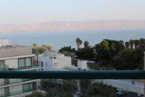 נופש אל מול הכינרת - 3hvězdičkové hotely ve městě Tiberias