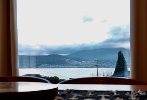 Serene Oceana - Savoring the gentle Tassie breeze