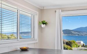 Serene Oceana - Savoring the gentle Tassie breeze