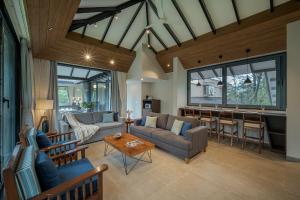 SaffronStays The Glass Grove - Romantic 1BR Glasshouse Retreat with Jacuzzi & Hill Views