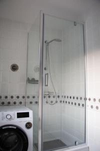 Séjour en bord de Meuse avec garage