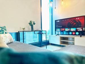 AUS 3415 - 2BR Luxurious Suite FREE PARKING Near Yarra River and Crown