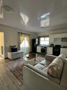 Modern Downtown Escape - Naledi