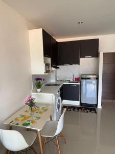 Chic Condominium Karon B307