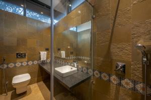 SaffronStays The Glasshouse, Panchgani - beautiful glass villa for couples