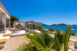 BUQEZ ECO RESORT - Villa 18 - Direkt am Strand