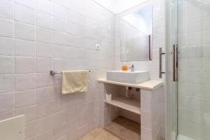 Villa Oasis Hidden Gem Heart of Village Pool Courtyard