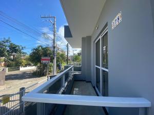 B149 - Ampla casa no centro de Bombinhas - SC