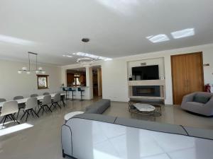 Villa Pedra Luxe - Spacious modern villa