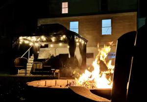 All Seasons Cottage - Game Room - Firepit By Zen Living Short Term Rental