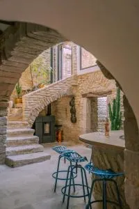 Grande maison de charme au coeur de Goult - 古尔