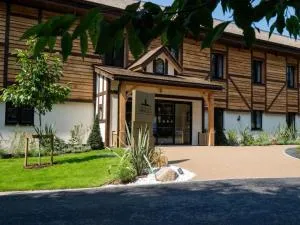 Warwick Castle Hotel & Knight's Village - Warwick