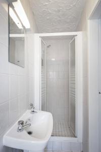 Standard Double Room - Shared room in Sonora park