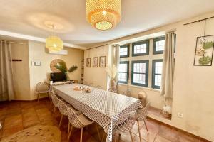 Maisons de vacances Maison Cosy Lodge 15 p clim wifi cour garage : photos des chambres