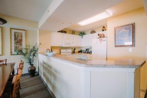 Direct Oceanfront, Unit 907, 4 Bedroom, 3 Bath, Resort