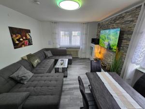 Exklusives und helles Erdgeschoss-Apartment No 4 im Zentrum von Kassel, schnelles 1Gbit Internet, Geschirrspüler, Boxspringbetten