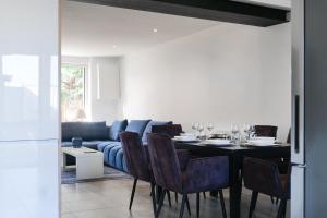 Maisons de vacances Tres jolie maison - Piscine & Jacuzzi - Les Sables - 9 personnes : photos des chambres