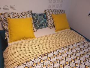 Maisons d'hotes Joli studio 25m2 avec cuisine : Chambre Double