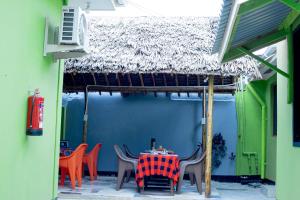 L&j modern backpackers BnB