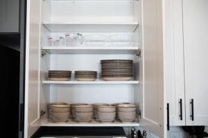 Charming, New Apt, Pool, Long Stays