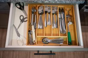 Charming, New Apt, Pool, Long Stays