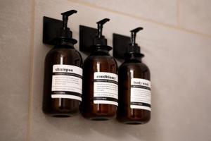 Charming, New Apt, Pool, Long Stays