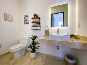 Excellent 3BR PH with Priv Pool Gym Spa Pkg Tennis