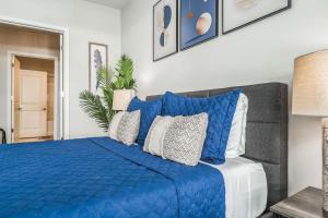 Walk to Braves, King bed, Mercedes Benz Stadium