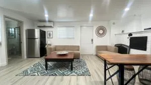 Two Bedrooms Back House in Los Angeles - 北好莱坞
