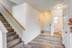 10 Mi to DIA Family Home with Yard!